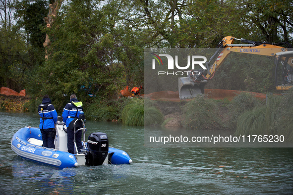 Gendarmes patrol the Canal du Midi to block any attempt by zadists to help 'ecureuils'. The Gendarmerie blocks access to one of the rivers o...