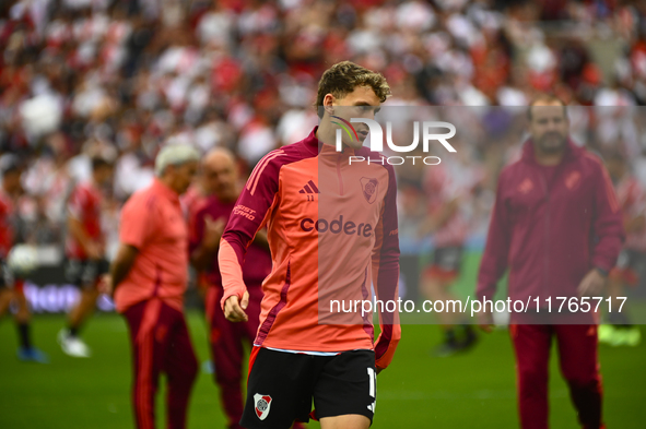 Facundo Colidio of River Plate warms up before the Liga Profesional 2024 match between River Plate and Barracas Central at Estadio Antonio V...