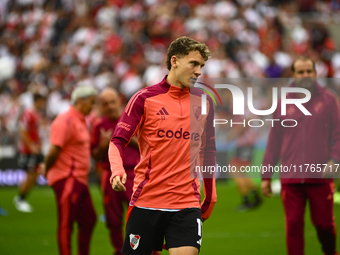 Facundo Colidio of River Plate warms up before the Liga Profesional 2024 match between River Plate and Barracas Central at Estadio Antonio V...