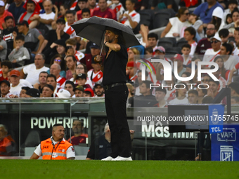 Ruben Insua, coach of Barracas Central, gives instructions to his team players during a Liga Profesional 2024 match between River Plate and...