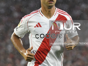 Gonzalo ''Pity'' Martinez of River Plate plays during the match between River Plate and Barracas Central at Estadio Mas Monumental, on Novem...