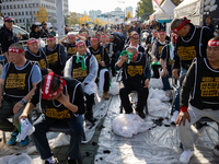 Members of the Cargo Truckers Solidarity Division of the Korean Public Service and Transport Workers' Union under the Korean Confederation o...