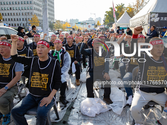 Members of the Cargo Truckers Solidarity Division of the Korean Public Service and Transport Workers' Union under the Korean Confederation o...