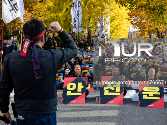 Members of the Cargo Truckers Solidarity Division of the Korean Public Service and Transport Workers' Union under the Korean Confederation o...