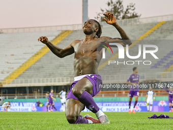 Moise Kean of Fiorentina celebrates after scoring his team's goal during the Italian Serie A football match between Fiorentina and Hellas Ve...