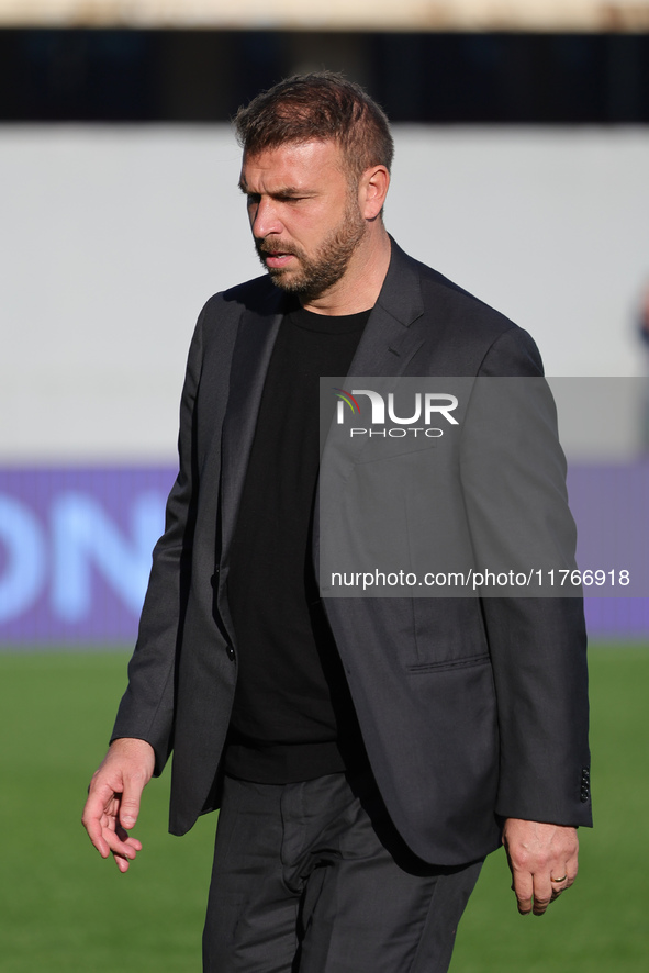 Head Coach Paolo Zanetti of Hellas Verona FC during the Italian Serie A football match between ACF Fiorentina and Hellas Verona FC ,on Novem...