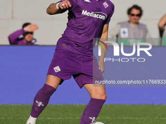 Riccardo Sottil of ACF Fiorentina controls the ball during the Italian Serie A football match between ACF Fiorentina and Hellas Verona FC ,o...