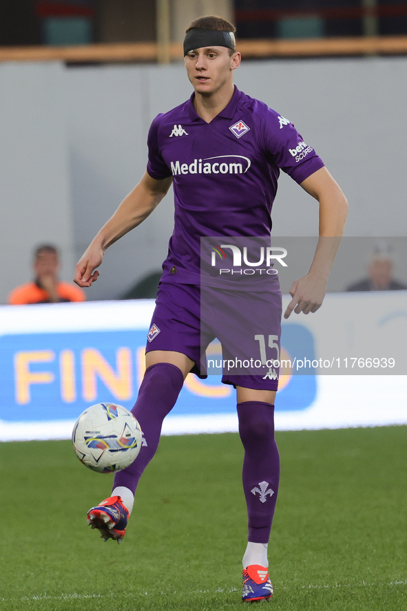 Pietro Comuzzo of ACF Fiorentina controls the ball during the Italian Serie A football match between ACF Fiorentina and Hellas Verona FC ,on...