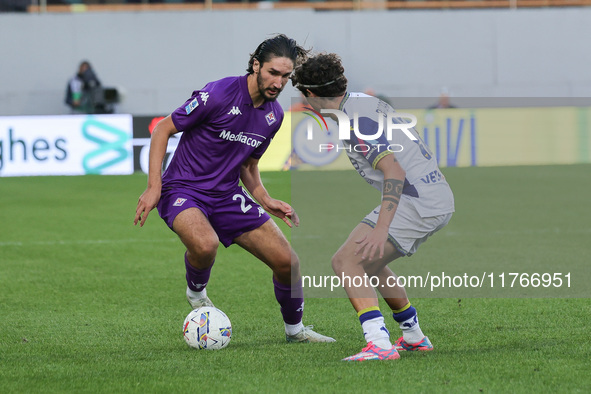 Yacine Adli of ACF Fiorentina and Domagoj Bradaric of Hellas Verona FC ,battle for the ball during the Italian Serie A football match betwee...