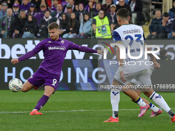 Lucas Beltran of ACF Fiorentina controls the ball during the Italian Serie A football match between ACF Fiorentina and Hellas Verona FC ,on...