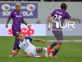 Andrea Colpani of ACF Fiorentina and Ondrej Duda of Hellas Verona FC ,battle for the ball during the Italian Serie A football match between...