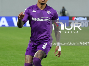 Domilson Cordeiro Dos Santos Dodo of ACF Fiorentina controls the ball during the Italian Serie A football match between ACF Fiorentina and H...