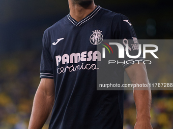 Ayoze of Villarreal CF looks on before the LaLiga EA Sports match between Villarreal CF and Deportivo Alaves at Estadio de la Ceramica in Vi...