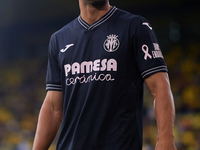 Ayoze of Villarreal CF looks on before the LaLiga EA Sports match between Villarreal CF and Deportivo Alaves at Estadio de la Ceramica in Vi...