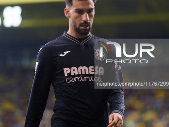 Alex Baena of Villarreal CF looks on during the LaLiga EA Sports match between Villarreal CF and Deportivo Alaves at Estadio de la Ceramica...