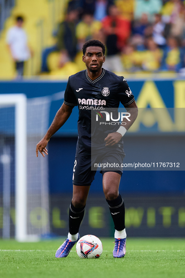 Logan Evans Costa of Villarreal CF is in action during the LaLiga EA Sports match between Villarreal CF and Deportivo Alaves at Estadio de l...