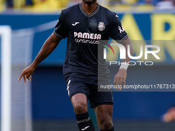 Logan Evans Costa of Villarreal CF is in action during the LaLiga EA Sports match between Villarreal CF and Deportivo Alaves at Estadio de l...