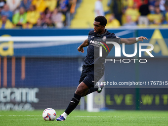 Logan Evans Costa of Villarreal CF is in action during the LaLiga EA Sports match between Villarreal CF and Deportivo Alaves at Estadio de l...