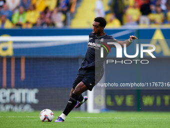 Logan Evans Costa of Villarreal CF is in action during the LaLiga EA Sports match between Villarreal CF and Deportivo Alaves at Estadio de l...