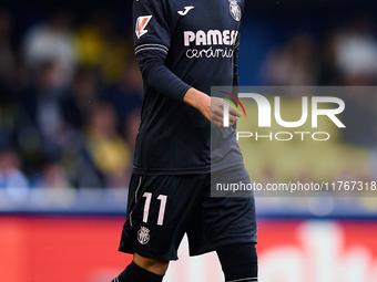 Ilias Akhomach of Villarreal CF looks on during the LaLiga EA Sports match between Villarreal CF and Deportivo Alaves at Estadio de la Ceram...