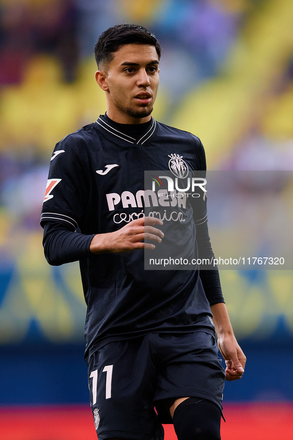 Ilias Akhomach of Villarreal CF looks on during the LaLiga EA Sports match between Villarreal CF and Deportivo Alaves at Estadio de la Ceram...