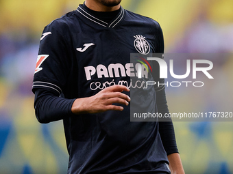 Ilias Akhomach of Villarreal CF looks on during the LaLiga EA Sports match between Villarreal CF and Deportivo Alaves at Estadio de la Ceram...