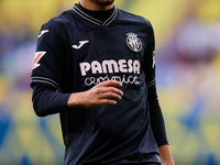 Ilias Akhomach of Villarreal CF looks on during the LaLiga EA Sports match between Villarreal CF and Deportivo Alaves at Estadio de la Ceram...