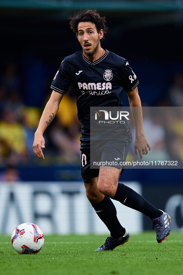 Dani Parejo of Villarreal CF plays during the LaLiga EA Sports match between Villarreal CF and Deportivo Alaves at Estadio de la Ceramica in...