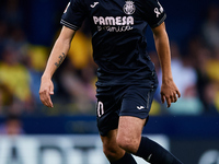 Dani Parejo of Villarreal CF plays during the LaLiga EA Sports match between Villarreal CF and Deportivo Alaves at Estadio de la Ceramica in...