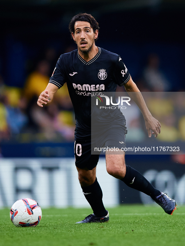 Dani Parejo of Villarreal CF plays during the LaLiga EA Sports match between Villarreal CF and Deportivo Alaves at Estadio de la Ceramica in...