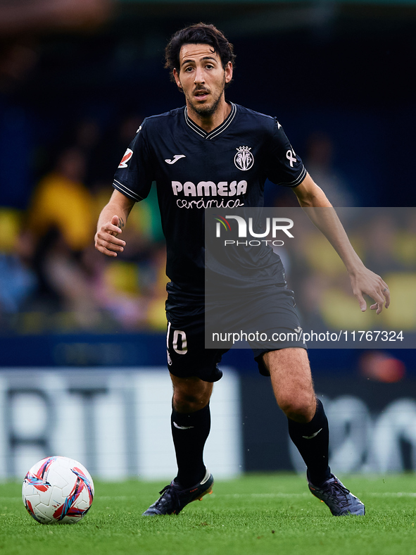 Dani Parejo of Villarreal CF plays during the LaLiga EA Sports match between Villarreal CF and Deportivo Alaves at Estadio de la Ceramica in...