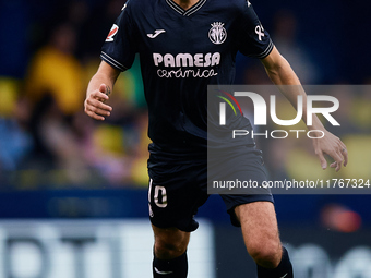 Dani Parejo of Villarreal CF plays during the LaLiga EA Sports match between Villarreal CF and Deportivo Alaves at Estadio de la Ceramica in...