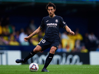 Dani Parejo of Villarreal CF plays during the LaLiga EA Sports match between Villarreal CF and Deportivo Alaves at Estadio de la Ceramica in...