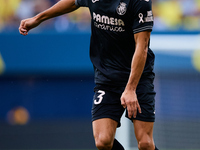 Sergi Cardona of Villarreal CF is in action during the LaLiga EA Sports match between Villarreal CF and Deportivo Alaves at Estadio de la Ce...