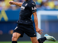 Sergi Cardona of Villarreal CF is in action during the LaLiga EA Sports match between Villarreal CF and Deportivo Alaves at Estadio de la Ce...