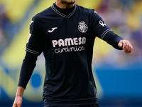 Ilias Akhomach of Villarreal CF looks on during the LaLiga EA Sports match between Villarreal CF and Deportivo Alaves at Estadio de la Ceram...