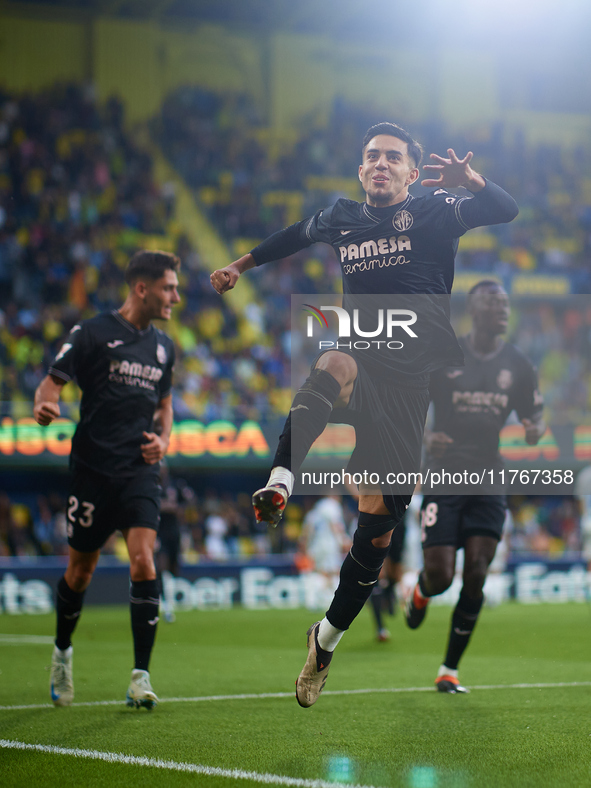 Ilias Akhomach of Villarreal CF celebrates after scoring the team's first goal during the LaLiga EA Sports match between Villarreal CF and D...