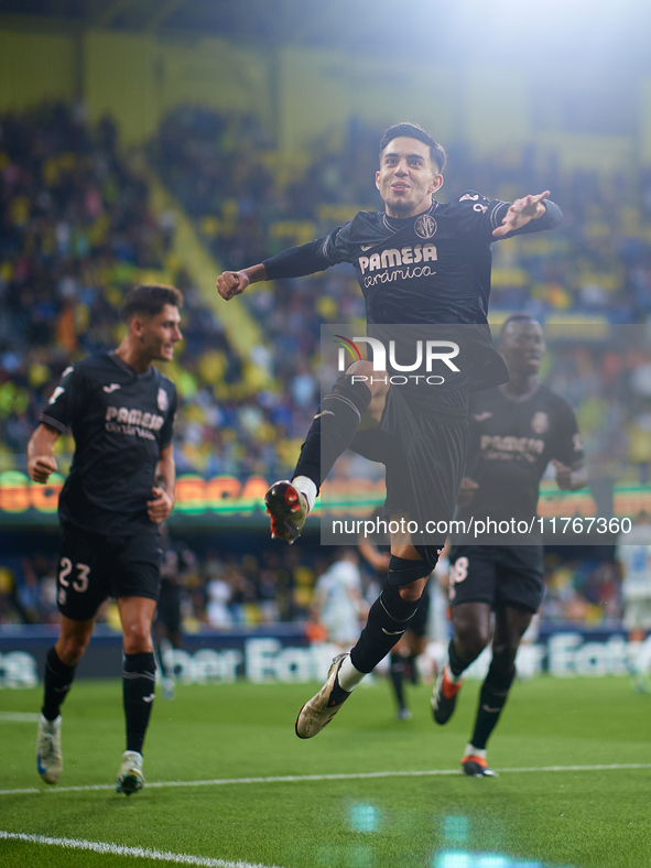 Ilias Akhomach of Villarreal CF celebrates after scoring the team's first goal during the LaLiga EA Sports match between Villarreal CF and D...