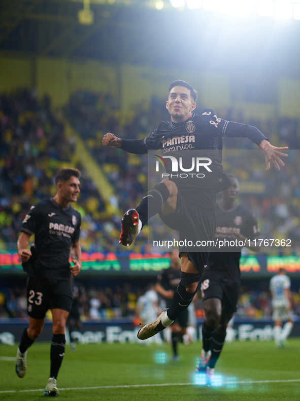 Ilias Akhomach of Villarreal CF celebrates after scoring the team's first goal during the LaLiga EA Sports match between Villarreal CF and D...