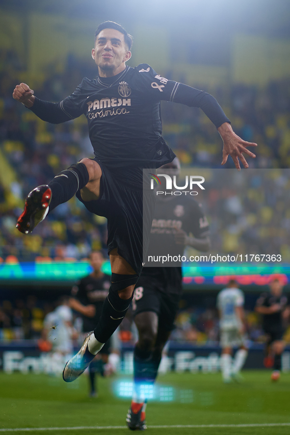 Ilias Akhomach of Villarreal CF celebrates after scoring the team's first goal during the LaLiga EA Sports match between Villarreal CF and D...