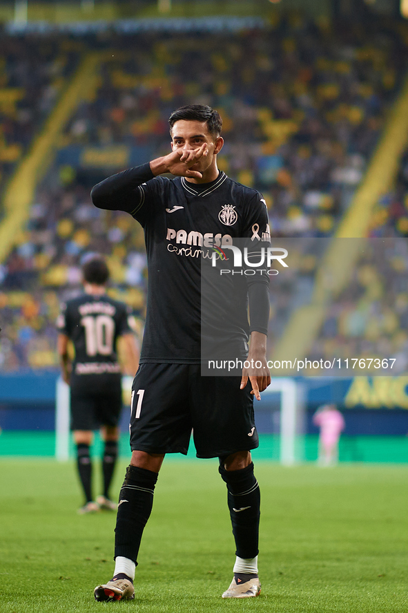 Ilias Akhomach of Villarreal CF celebrates after scoring the team's first goal during the LaLiga EA Sports match between Villarreal CF and D...