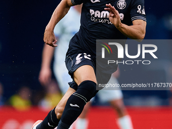 Ayoze of Villarreal CF is in action during the LaLiga EA Sports match between Villarreal CF and Deportivo Alaves at Estadio de la Ceramica i...