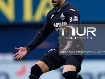 Alex Baena of Villarreal CF reacts during the LaLiga EA Sports match between Villarreal CF and Deportivo Alaves at Estadio de la Ceramica in...