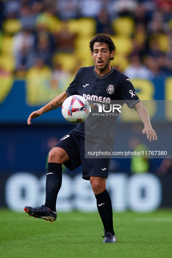 Dani Parejo of Villarreal CF plays during the LaLiga EA Sports match between Villarreal CF and Deportivo Alaves at Estadio de la Ceramica in...