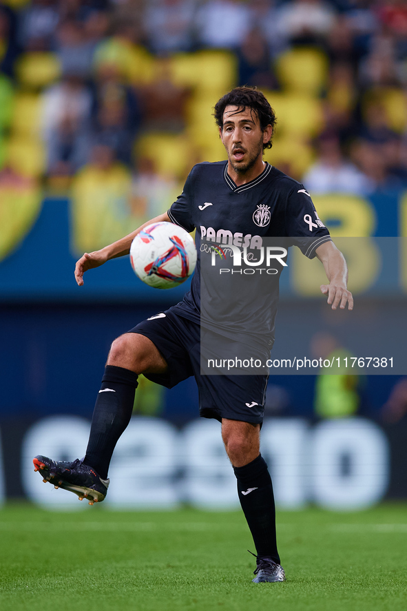 Dani Parejo of Villarreal CF plays during the LaLiga EA Sports match between Villarreal CF and Deportivo Alaves at Estadio de la Ceramica in...