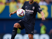 Dani Parejo of Villarreal CF plays during the LaLiga EA Sports match between Villarreal CF and Deportivo Alaves at Estadio de la Ceramica in...