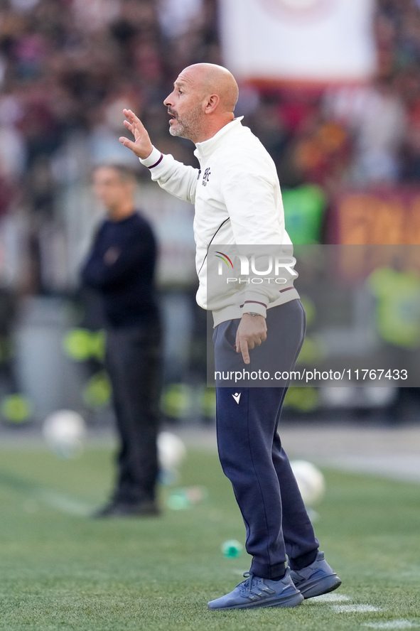 Vincenzo Italiano head coach of Bologna FC gestures during the Serie A Enilive match between AS Roma and Bologna FC at Stadio Olimpico on No...