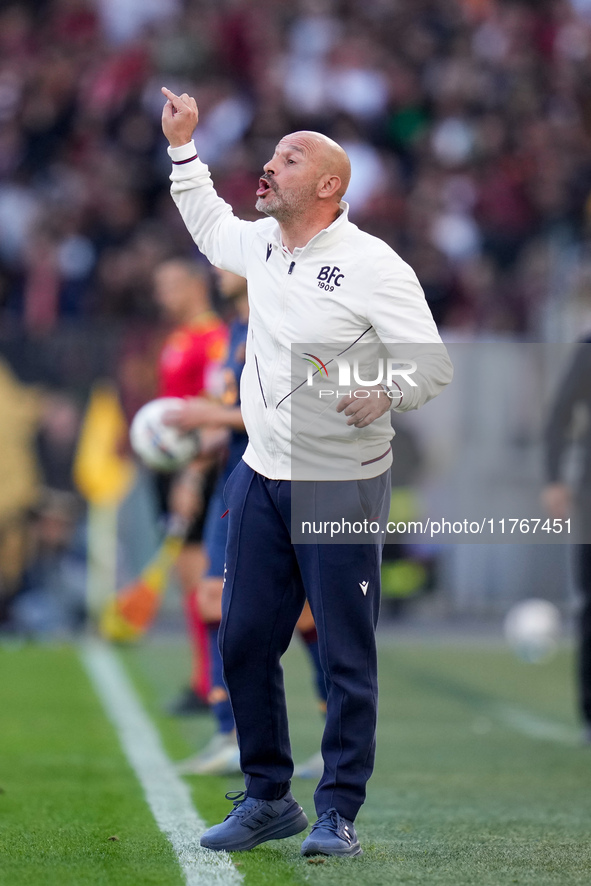 Vincenzo Italiano head coach of Bologna FC gestures during the Serie A Enilive match between AS Roma and Bologna FC at Stadio Olimpico on No...