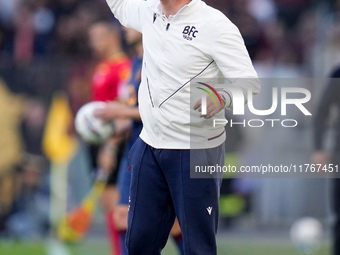 Vincenzo Italiano head coach of Bologna FC gestures during the Serie A Enilive match between AS Roma and Bologna FC at Stadio Olimpico on No...