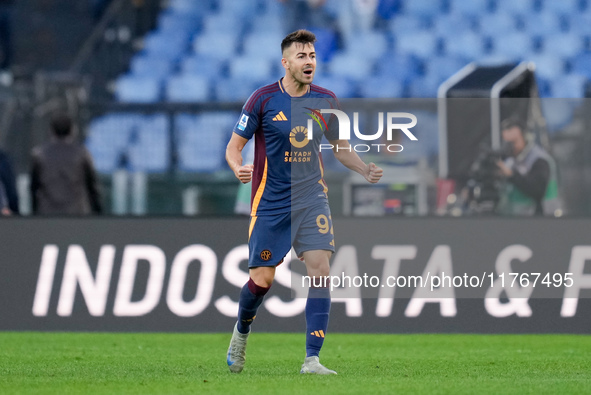 Stephan El Shaarawy of AS Roma celebrates after scoring first goal during the Serie A Enilive match between AS Roma and Bologna FC at Stadio...